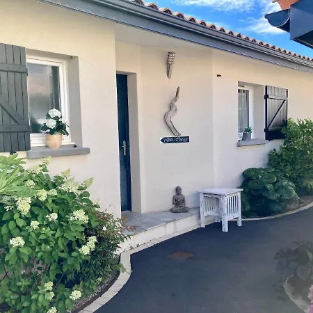 Les Du Bassin D'arcachon: Charming Retreats With Optional Breakfast Guest house Gujan-Mestras